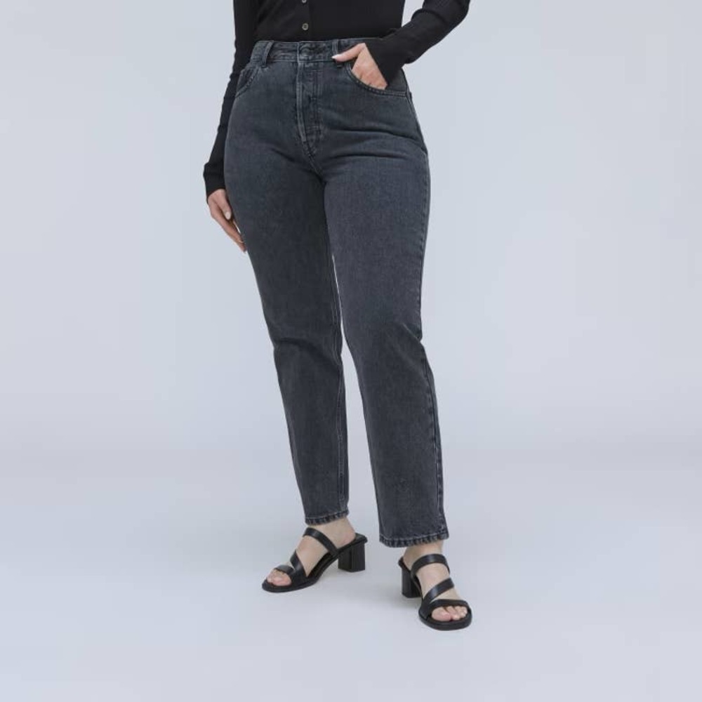 Everlane The Curvy ’90s Cheeky Jean in Washed Black